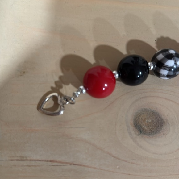 Super Cute Red/ Black Necklace - Picture 4 of 5